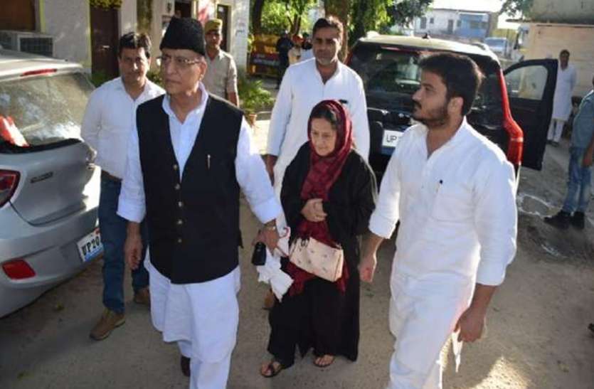azam-khan.jpg सांसद आजम खान को पत्नी तंजीन और बेटे अब्दुल्लाह संग मिली जमानत