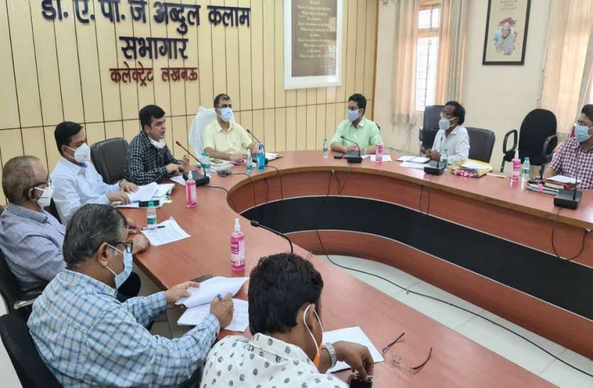स्थलों पर निम्न व्यवस्थाएं/अनुपालन अनिवार्यतः सुनिश्चित कर लिया जाय लखनऊ में बढ़ते हुए प्रदूषण को लेकर जिलाधिकारी ने बुलाई बैठक