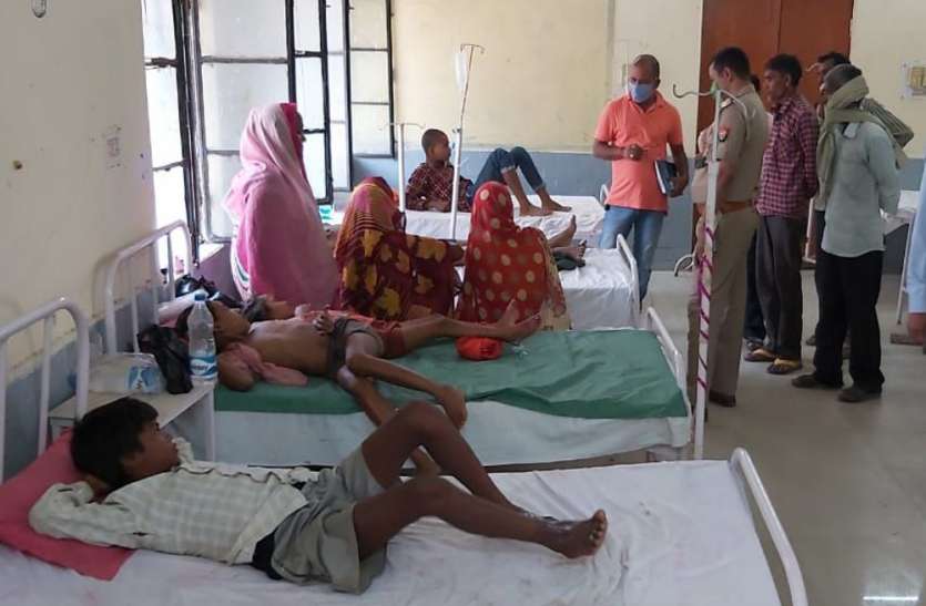 Balrampur news कटिया डालकर देख रहे थे सिनेमा, अचानक लगी आग, 12 बच्चों समेत 14 झुलसे