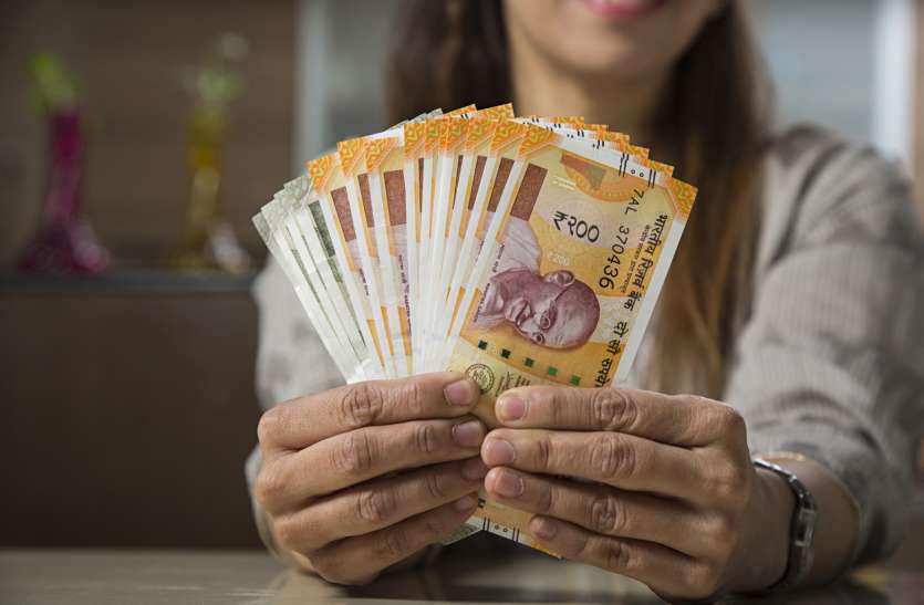 Govt will give Rs 3737 crore to 30 lakh govt employees before Dusshera केंद्र सरकार का बड़ा ऐलान, दशहरें से पहले 30 लाख सरकारी कर्मचारियों को देगी 3737 करोड़ रुपए का बोनस