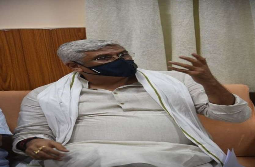 केन्द्रीय मंत्री शेखावत ने कहा ‘राजस्थान में क्यों नहीं बनाते गृहमंत्री’ केन्द्रीय मंत्री शेखावत ने कहा ‘राजस्थान में क्यों नहीं बनाते गृहमंत्री’
