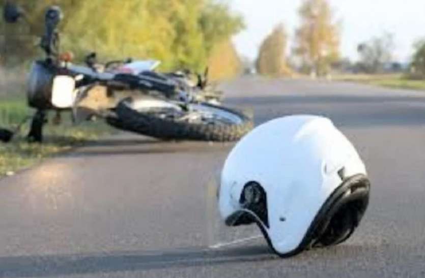 Road accident पिपराली रोड पर सडक़ हादसे में घायल की जेब से निकाले 18 हजार रुपए