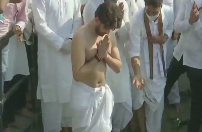 राम विलास पासवान पंचतत्व में विलीन, मुखाग्नि देते समय चिराग हुए बेहोश राम विलास पासवान पंचतत्व में विलीन, मुखाग्नि देते समय चिराग हुए बेहोश