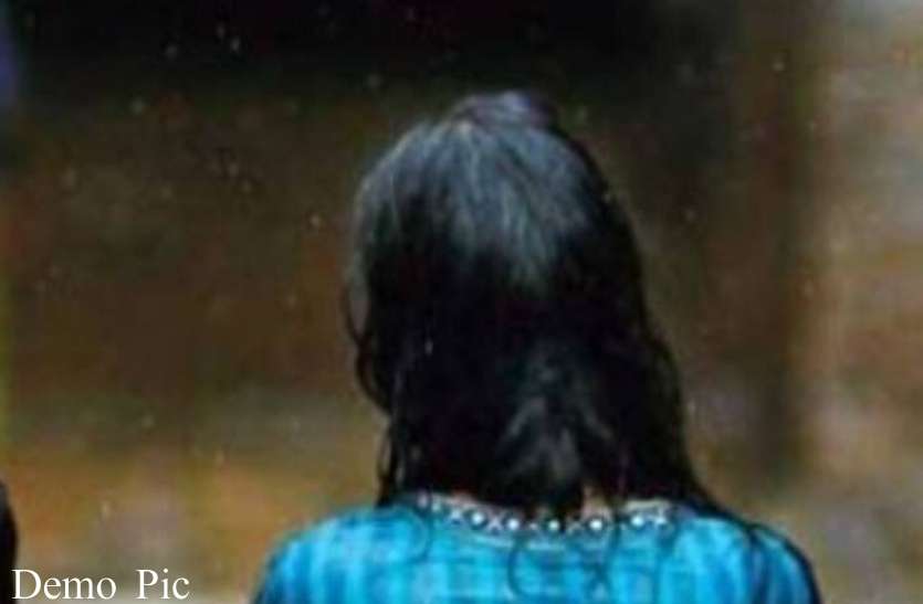 girl1.jpg कैरियर बनाने की तैयारी कर रही इस लड़की के साथ जो कुछ हुआ... रुला देगा...