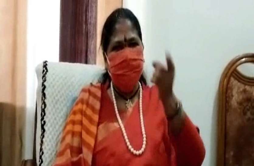 sadhvi niranjan jyoti हाथरस की घटना पर राजनीति करने वाले, राजस्थान में साधू को जलाकर मारने पर चुपः साध्वी निरंजन ज्योति