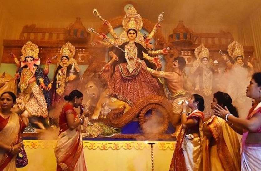 durga-puja-.jpg नवरात्रि में 6 फीट की ही स्थापित होंगी मूर्तियां, डीजे पर रहेगा प्रतिबंध