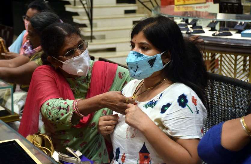 gold देवी मैया की कृपा से खूब बरसा धन, नौ दिन में बाजार गुलजार