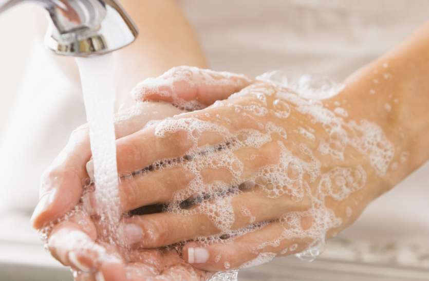 Global Hand Washing Day Global Hand Washing Day: ऐसा करते वक्त हाथ धोना है जरूरी, कोरोना क्या अन्य बीमारियां भी रहेंगी दूर