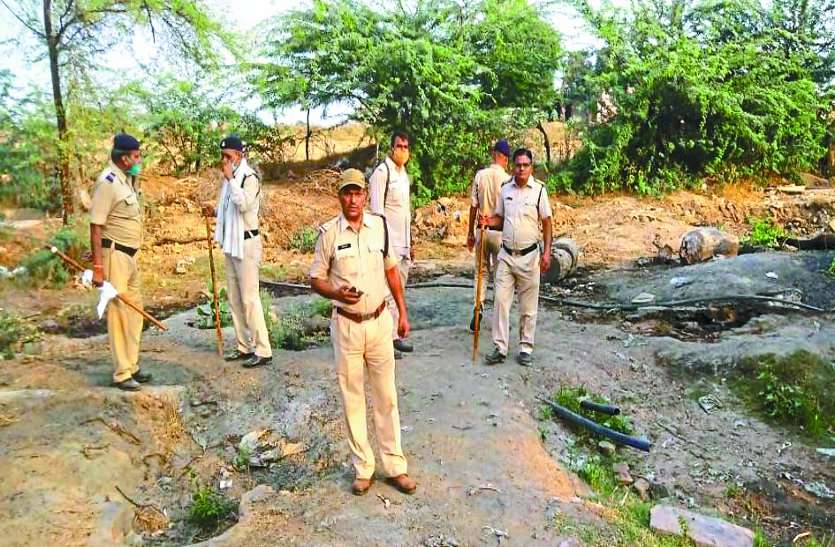 गुड़लहान व हाथ भट्टी की शराब जब्त Alcohol of jaggery and hand furnace confiscated, news in hindi, mp news, dabra news गुड़लहान व हाथ भट्टी की शराब जब्त