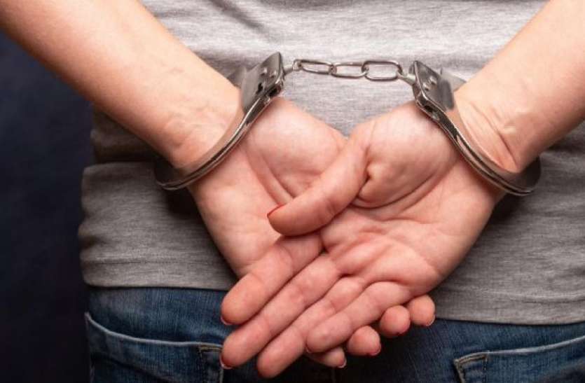 arrest.jpg Aligarh: मात्र 20 रुपए के लिए छोटे भाई ने कर दिया बड़े भाई का कत्ल