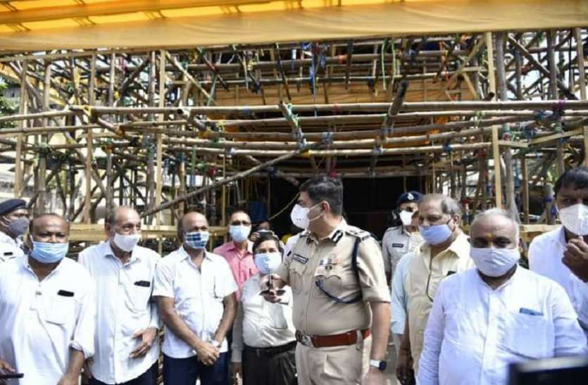 कोलकाता पुलिस आयुक्त ने किया महानगर के पंडालों का दौरा--কলকাতার পুলিশ কমিশনার মহানগরীর প্যান্ডেলগুলি পরিদর্শন করেছেন कोलकाता पुलिस आयुक्त ने किया महानगर के पंडालों का दौरा--কলকাতার পুলিশ কমিশনার মহানগরীর প্যান্ডেলগুলি পরিদর্শন করেছেন