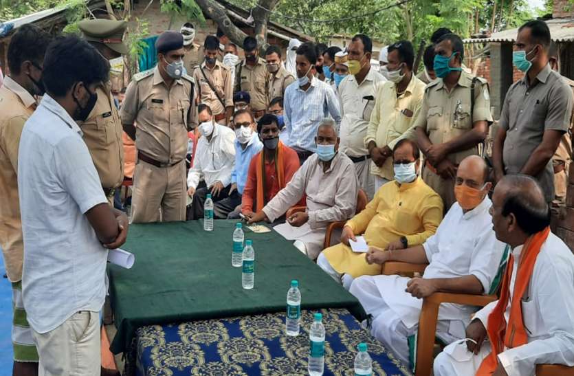 विपक्ष का झूठ-फरेब का पर्दाफाश करें भाजपा कार्यकर्ता: जय प्रताप सिंह विपक्ष का झूठ-फरेब का पर्दाफाश करें भाजपा कार्यकर्ता: जय प्रताप सिंह