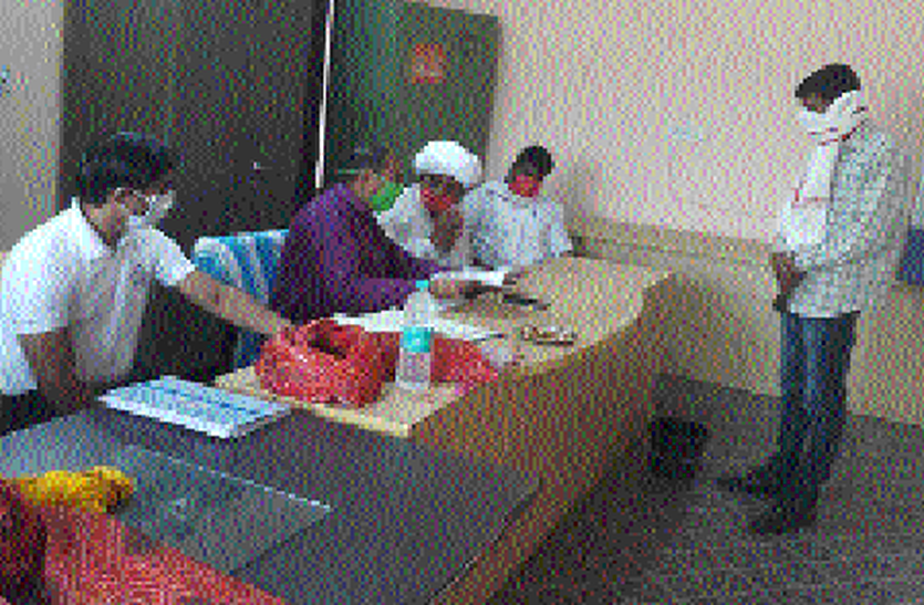 अनियमितता पाई तो कार्रवाई अनियमितता पाई तो कार्रवाई
