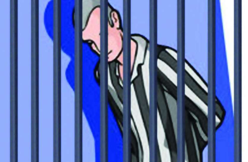 कोविड सेंटर की अस्थाई जेल से खिडक़ी तोड़ भागा बंदी, मौसी के घर से पकड़ा कोविड सेंटर की अस्थाई जेल से खिडक़ी तोड़ भागा बंदी, मौसी के घर से पकड़ा