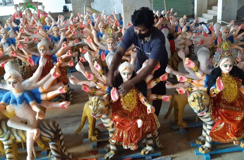 नवरात्र कल से : पंडाल सजेंगे न ही रामलीला होगी नवरात्र कल से : पंडाल सजेंगे न ही रामलीला होगी