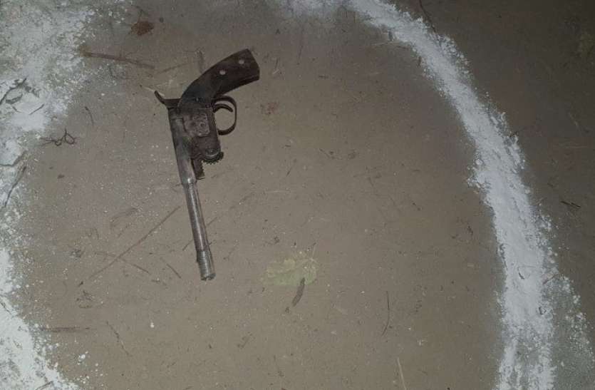 noida.jpg नोएडा में पुलिस बदमाशों के बीच चली गोली, एक घायल दूसरा भागते हुए गिरफ्तार