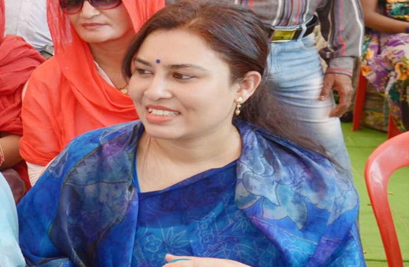 richa_jogi.jpg मरवाही उपचुनाव: ऋचा जोगी का जाति प्रमाणपत्र निलंबित, पिछले चुनाव में नंबर दो रहीं BJP प्रत्याशी अर्चना कांग्रेस में शामिल