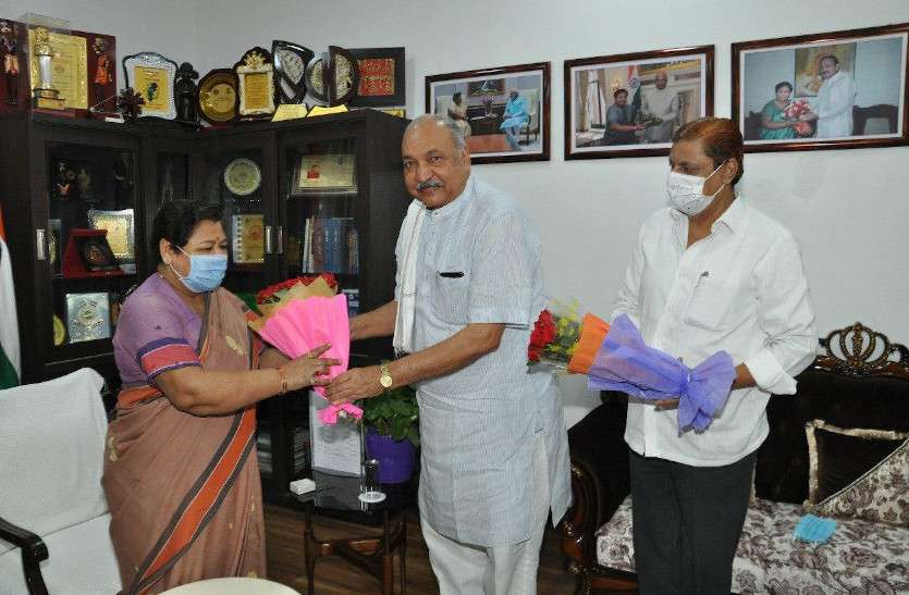 cg_rajbhavan.jpg राजभवन और सरकार के बीच टकराव टालने अचानक राज्यपाल से मिलने पहुंचे दो मंत्री