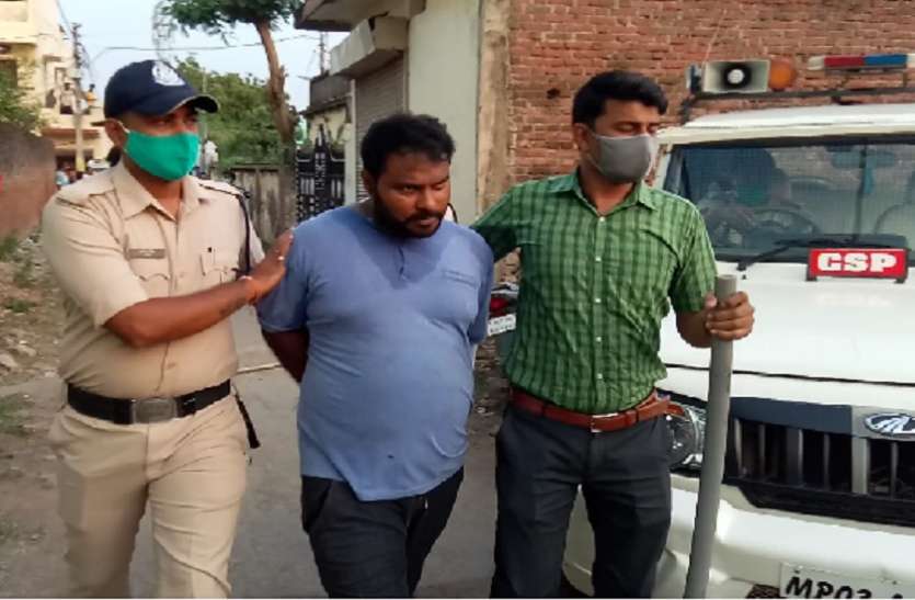 हत्यारोपी छोटा भाई ब्रजेंद्र प्रताप सिंह संपत्ति विवाद में भाई ने बड़े भाई और भाभी का किया कत्ल