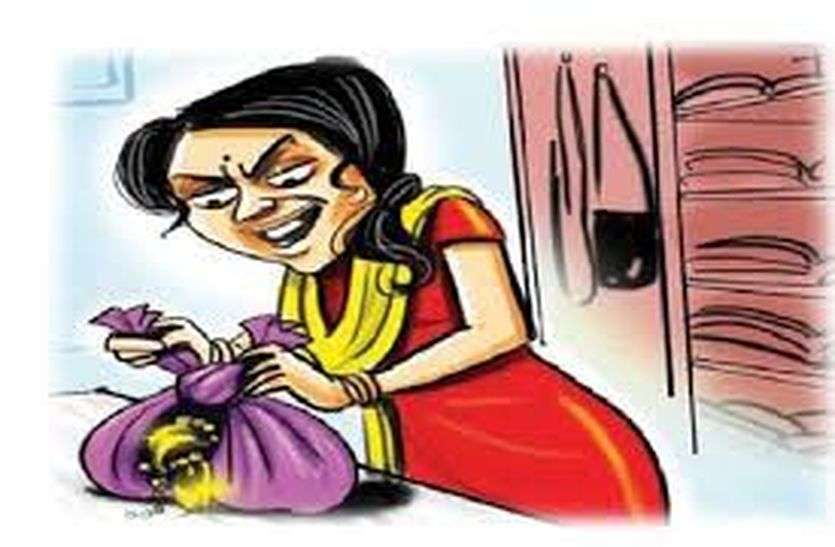 दुकान में घुसी आठ महिलाएं, महिला दुकानदार को किया बेहोश और ले गए इतने हजार के कपड़े दुकान में घुसी आठ महिलाएं, महिला दुकानदार को किया बेहोश और ले गए इतने हजार के कपड़े