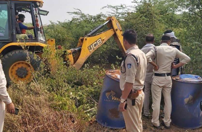 ada बीडीओ ने रुकवाया गुवारड़ी में अवैध निर्माण