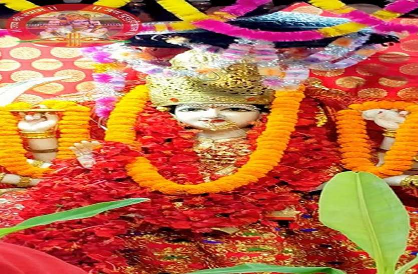 WEST BENGAL--सैकड़ों अखण्ड दीपों से जगमगाया नवदुर्गा का दरबार WEST BENGAL--सैकड़ों अखण्ड दीपों से जगमगाया नवदुर्गा का दरबार