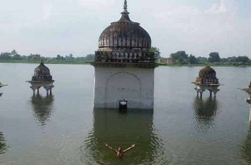 rewa राजघराने में संतान की कामना के लिए रानीतालाब और उद्यान की हुई थी स्थापना