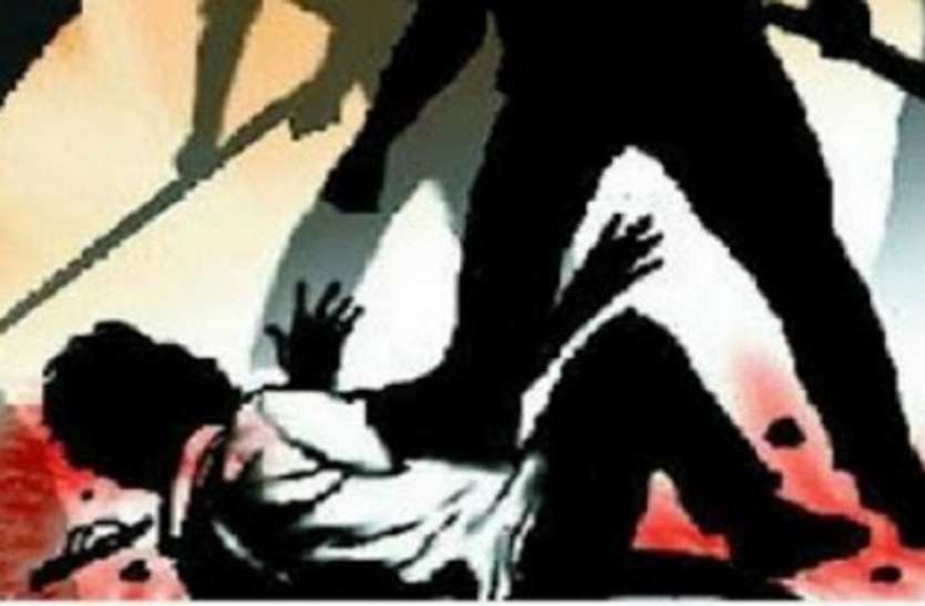 मुजफ्फरनगर छेड़छाड़ के आरोपी काे भीड़ ने जमकर पीटा
