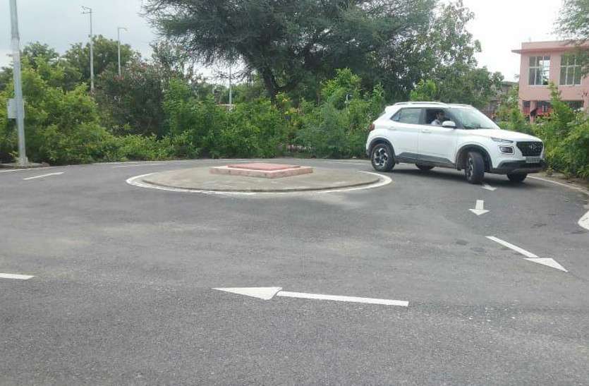 driving_licence.jpg जयपुर में लाइसेंस जारी करने की अलग-अलग प्रक्रिया, जगतपुरा में ट्रेक पर ट्रायल, विद्याधर नगर में खानापूर्ति