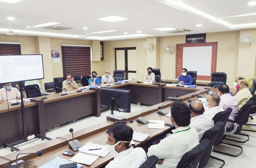 Religious sites will be made plastic-free zones, धार्मिक स्थलों को प्लास्टिक फ्री जोन बनाया जाएगा, कलेक्टर ने 30 नवंबर तक दी डेडलाइन