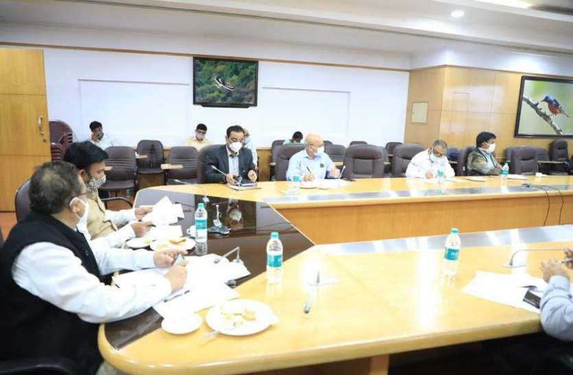 sudhakar.jpg बाढ़ प्रभावित क्षेत्रों में संक्रामक रोग न फैलने पाए: मंत्री