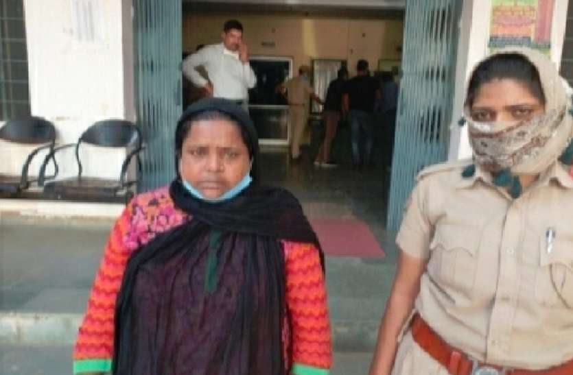 मदद के बहाने तीन लाख रुपए की लूट करने वाली महिला गिरफ्तार मदद के बहाने तीन लाख रुपए की लूट करने वाली महिला गिरफ्तार