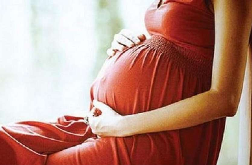 गर्लफ्रेंड को प्रेग्नेंट करके प्रेमी ने रचा ली दूसरी लड़की से चुपके से शादी, हक मांगा तो दे दिया जान से मारने की धमकी गर्लफ्रेंड को प्रेग्नेंट करके प्रेमी ने रचा ली दूसरी लड़की से चुपके से शादी, हक मांगा तो दे दिया जान से मारने की धमकी