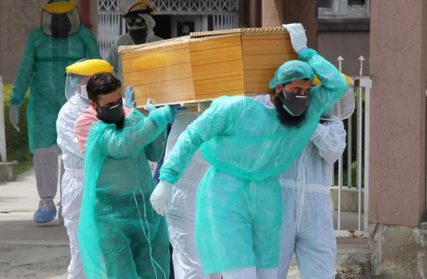 coronavirus in pakistan पाकिस्तान में Coronavirus से मरने वालों की दर 140 फीसदी तक बढ़ी, मंत्री ने दी चेतावनी