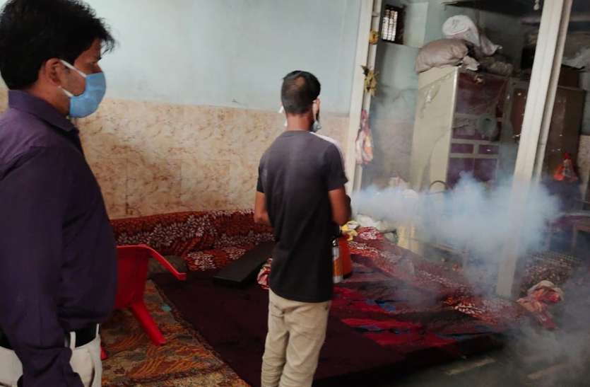 दो घरों में मिला डेंगू का लार्वा, की चालानी कार्रवाई दो घरों में मिला डेंगू का लार्वा, की चालानी कार्रवाई