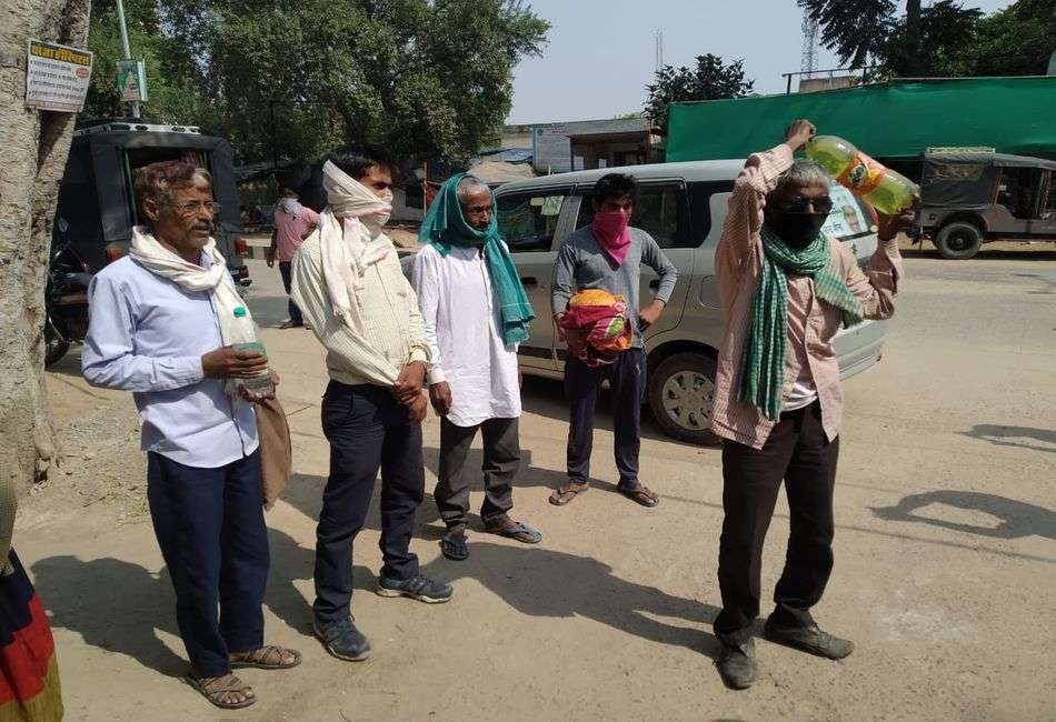 उपखण्ड अधिकारी कार्यालय के बाहर क्षुब्ध वृद्ध ने किया आत्मदाह का प्रयास