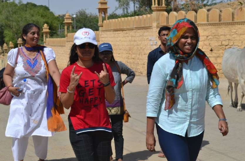इस बार नहीं गूंज रहा 'आमार शोनार किला' इस बार नहीं गूंज रहा 'आमार शोनार किला'