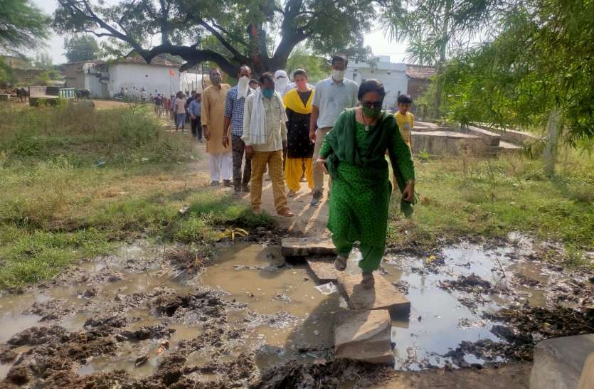 लटेरी का कोटरा लश्करपुर बनेगा प्रधानमंत्री आदर्श ग्राम, प्रमुख सचिव ने लिया जायजा लटेरी का कोटरा लश्करपुर बनेगा प्रधानमंत्री आदर्श ग्राम, प्रमुख सचिव ने लिया जायजा