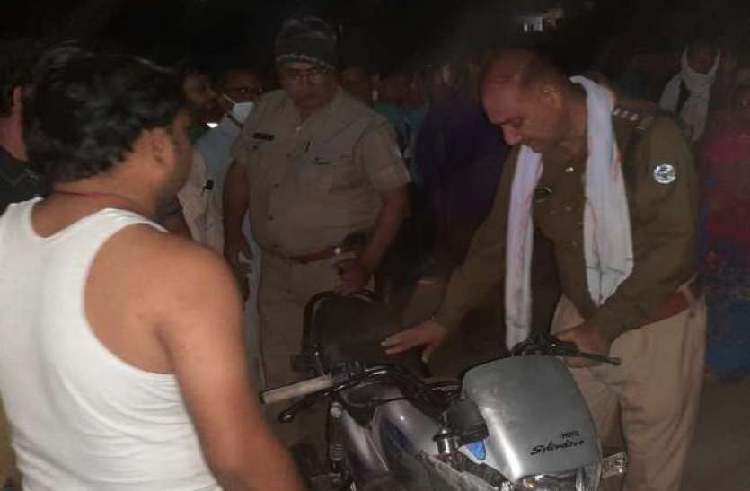 23_10_2020-ruckus_in_meerut_20935868.jpg शराबी युवकों ने जमकर मचाया उत्पात, छात्रों और लोगों से की मारपीट