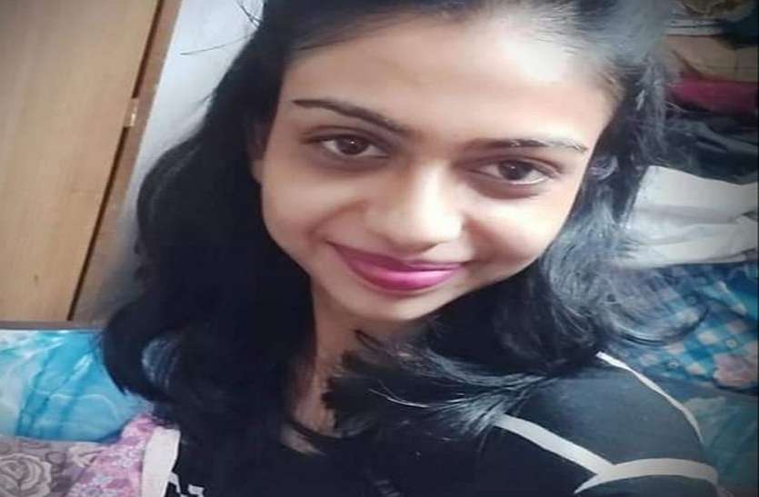 नवसारी सिविल अस्पताल की कोरोना वॉरियर्स नर्स ने फांसी लगाई नवसारी सिविल अस्पताल की कोरोना वॉरियर्स नर्स ने फांसी लगाई