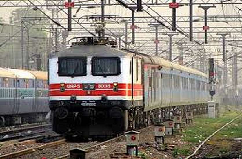 किसान आंदोलन के चलते दो त्योहार स्पेशल के चार फेरे रद्द किसान आंदोलन के चलते दो त्योहार स्पेशल के चार फेरे रद्द