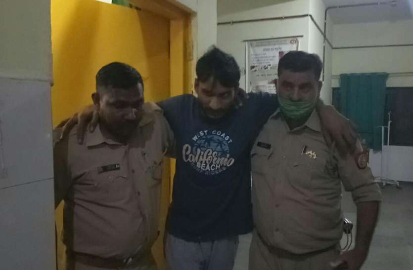 8.jpg पुलिस और बदमाशों के बीच चली ताबडतोड़ गोलियां, एक बदमाश और एक जवान को लगी गोली