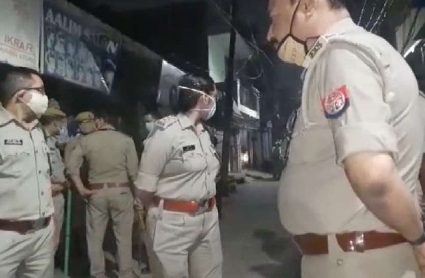 ghazibad-1.jpg मोमोज काे लेकर बच्चों के विवाद के बाद दो पक्षों में जमकर मारपीट और पथराव