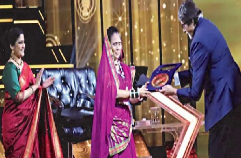 KBC: 7 वीं पास पद्मश्री फुलबासन ने कर्मवीर सेगमेंट में जीता 50 लाख रुपए, संगठन की शक्ति जानकर बिग बी भी हुए हैरान KBC: 7 वीं पास पद्मश्री फुलबासन ने कर्मवीर सेगमेंट में जीता 50 लाख रुपए, संगठन की शक्ति जानकर बिग बी भी हुए हैरान