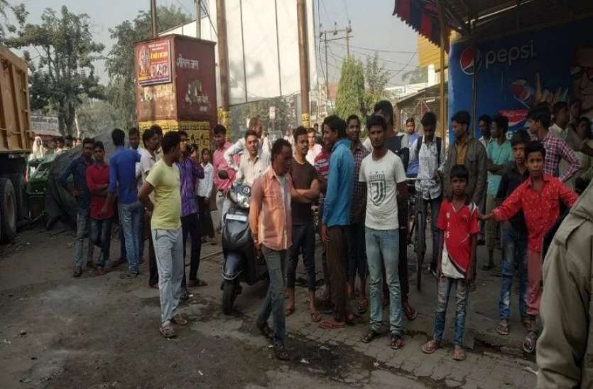 road-accident_1603513772.jpg संभल: बेकाबू डंपर ने चार वाहनों को मारी टक्कर, साइकिल सवार छात्रा की मौत, दो घायल