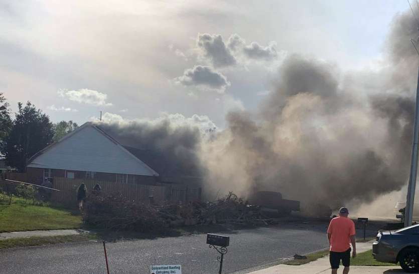 US Navy training plane crash in Alabama अमरीका के अल्बामा में नौसेना का विमान दुर्घटनाग्रस्त, दो पायलटों की मौत