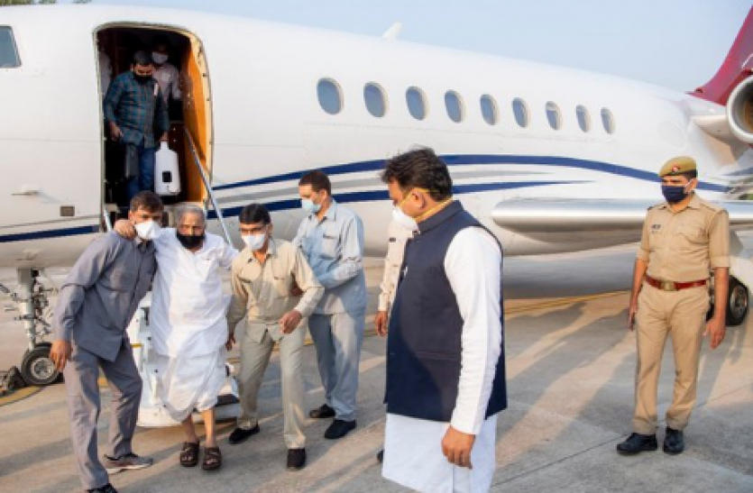 akhilesh.png सपा नेता Akhilesh Yadav ने ट्विट कर बताया, नेताजी अस्पताल से स्वस्थ होकर घर लौटे