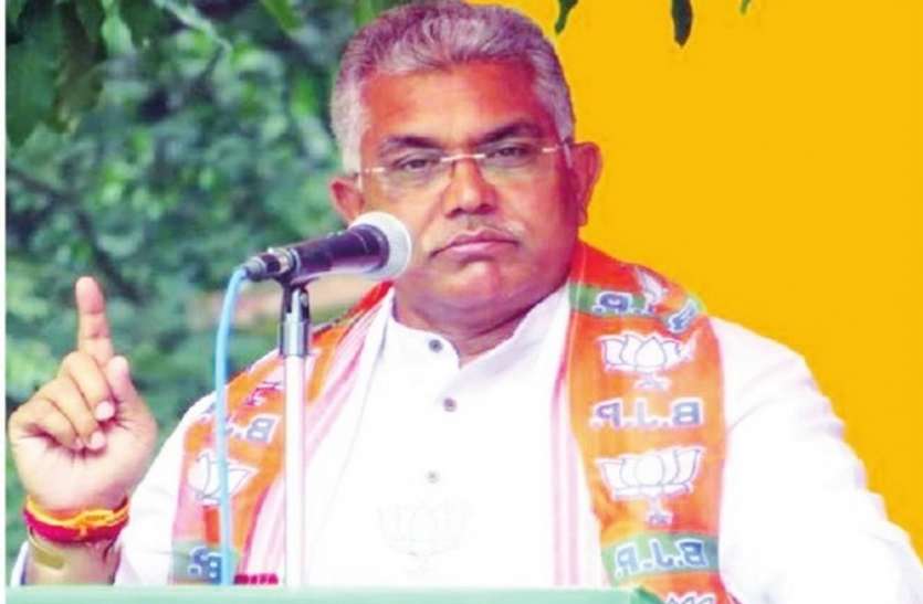 Corona in Durga Puja in Bengal : उत्सव के रूप में दुर्गा पूजा मनाने से कोरोना के फैलने की शंका- दिलीप घोष Corona in Durga Puja in Bengal : उत्सव के रूप में दुर्गा पूजा मनाने से कोरोना के फैलने की शंका- दिलीप घोष