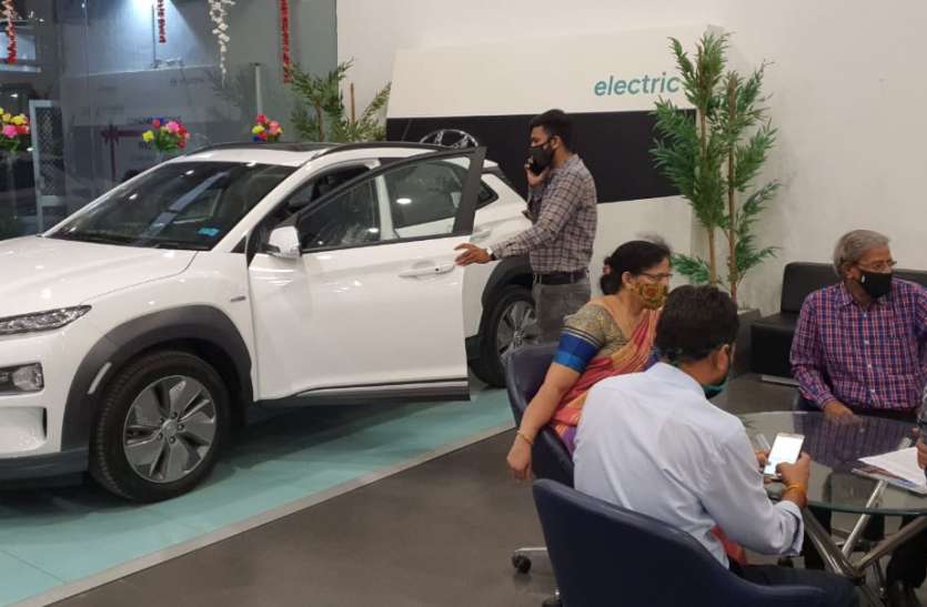 NEW CAR--लुभा रही इलेक्ट्रिक कार ''कोना' NEW CAR--लुभा रही इलेक्ट्रिक कार ''कोना'