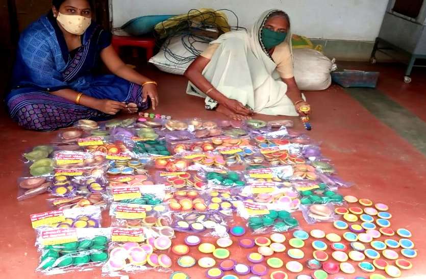 दिवाली पर सजेगा महिला समूहों के उत्पादों का बाजार, मिलेेंगे 67 तरह के उत्पाद, चख पाएंगे छत्तीसगढ़ी व्यंजनों का स्वाद दिवाली पर सजेगा महिला समूहों के उत्पादों का बाजार, मिलेेंगे 67 तरह के उत्पाद, चख पाएंगे छत्तीसगढ़ी व्यंजनों का स्वाद
